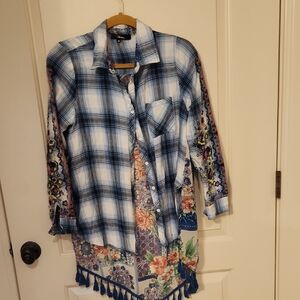 Andree by Unit Blue Plaid Shirt with Floral Accents